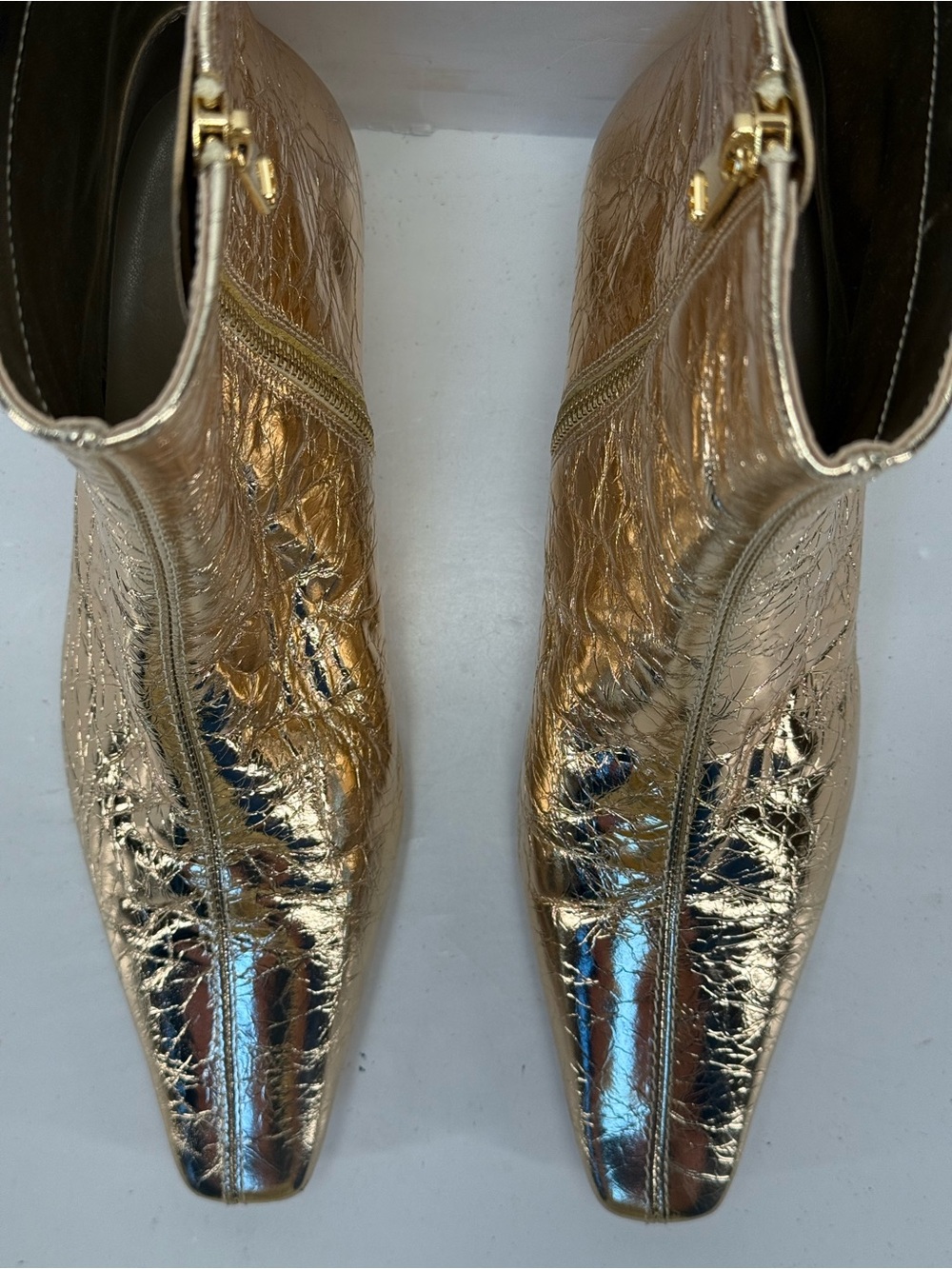 Michael Kors Crinkled Metallic Gold pointed toe Ankle Booties women’s size 6.5 - Picture 8 of 16